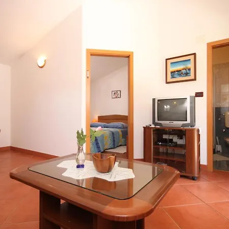 7666b Appartement *