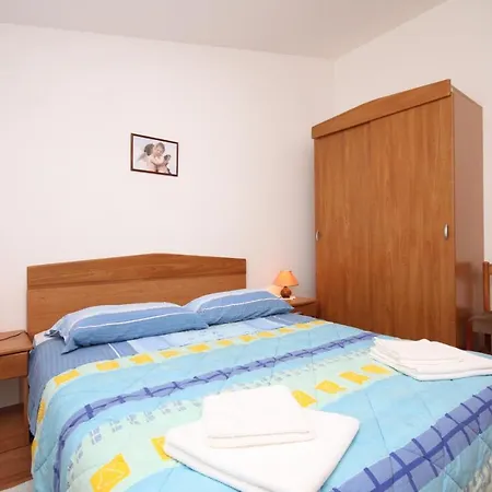 7666b Umag